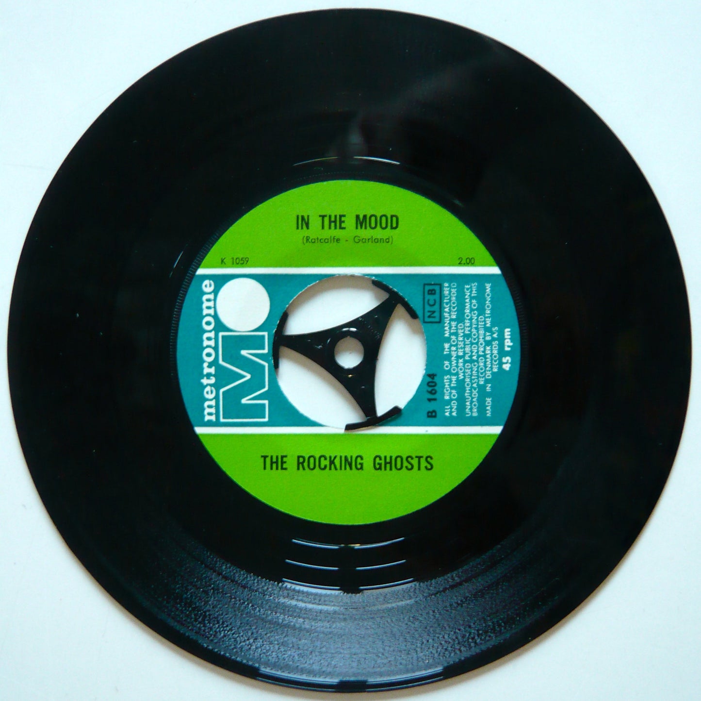 Rocking Ghosts - In The Mood