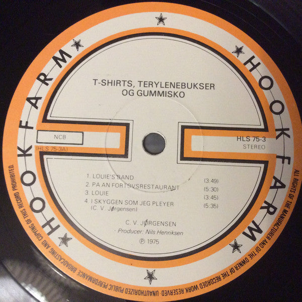 Jørgensen, C.V. - T-Shirt, Terylenebukser og Gummisko